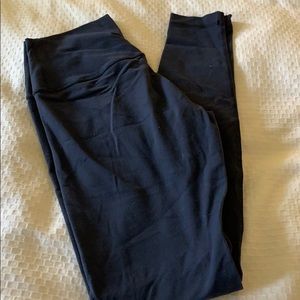 Navy wonderunder leggings